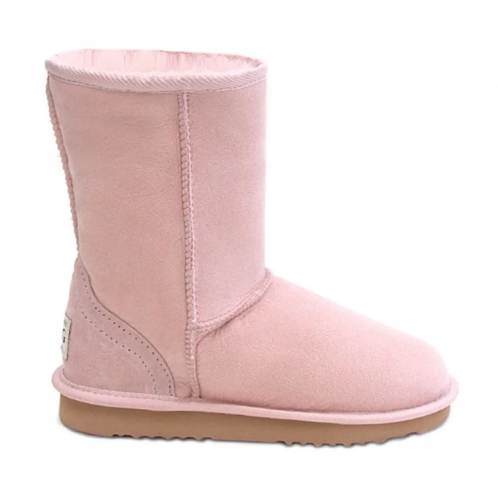 UGG DELUXE CLASSIC SHORT UGG BOOTS - PINK Size 4